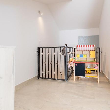 Apartment Familia Неум Екстериор снимка