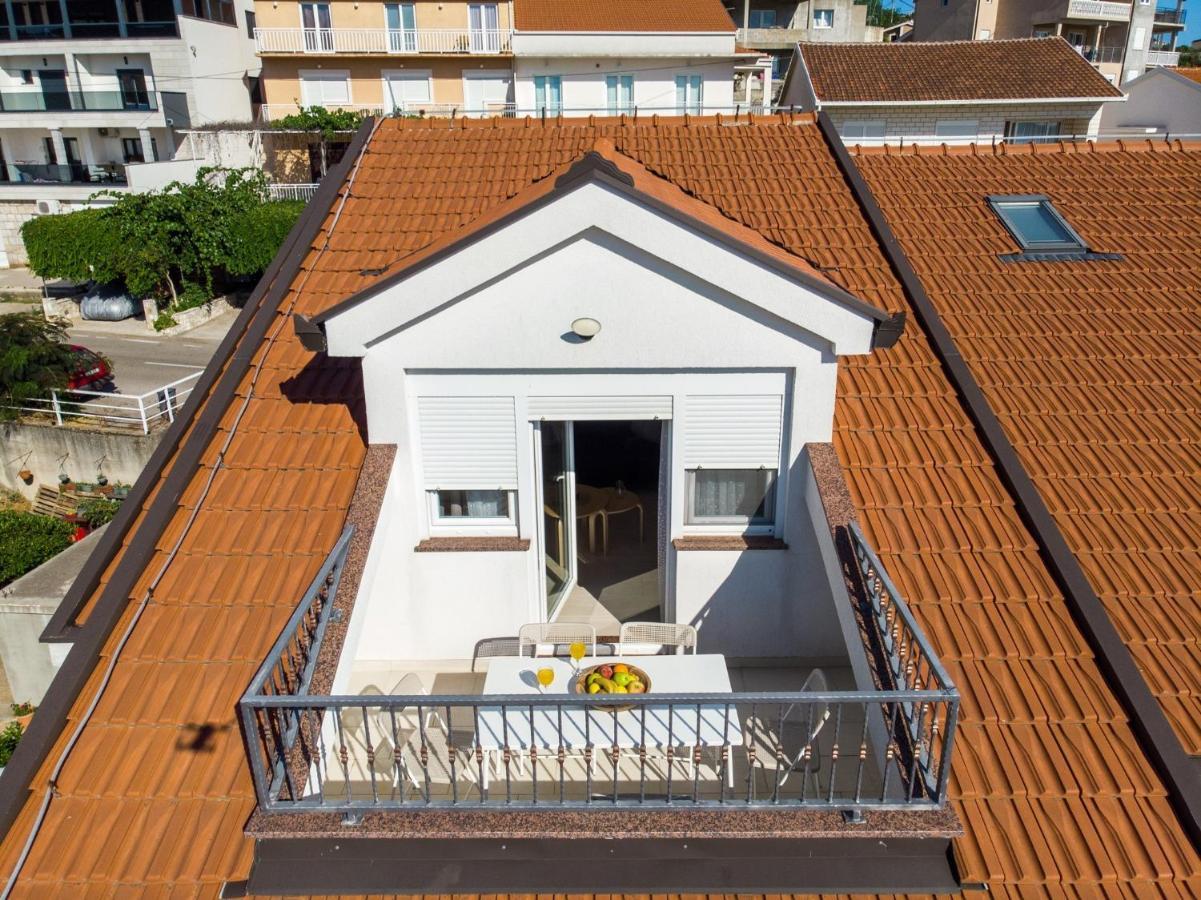 Apartment Familia Неум Екстериор снимка